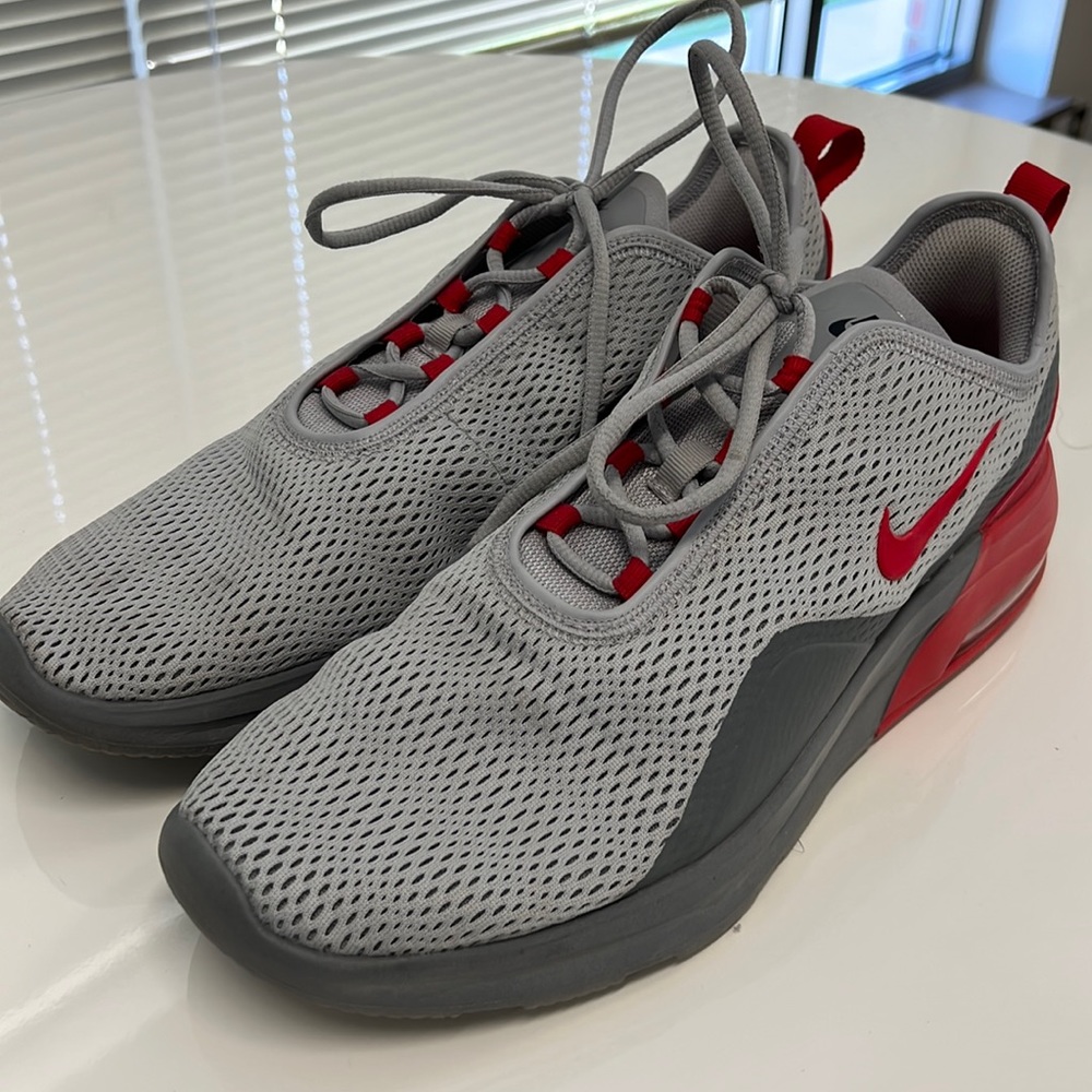 Nike Air Max Motion 2 Running Shoes